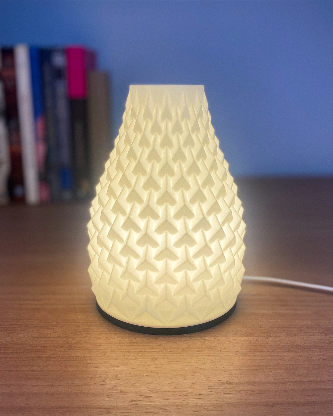 Pinn Table Lamp Dragon Egg Lampshade