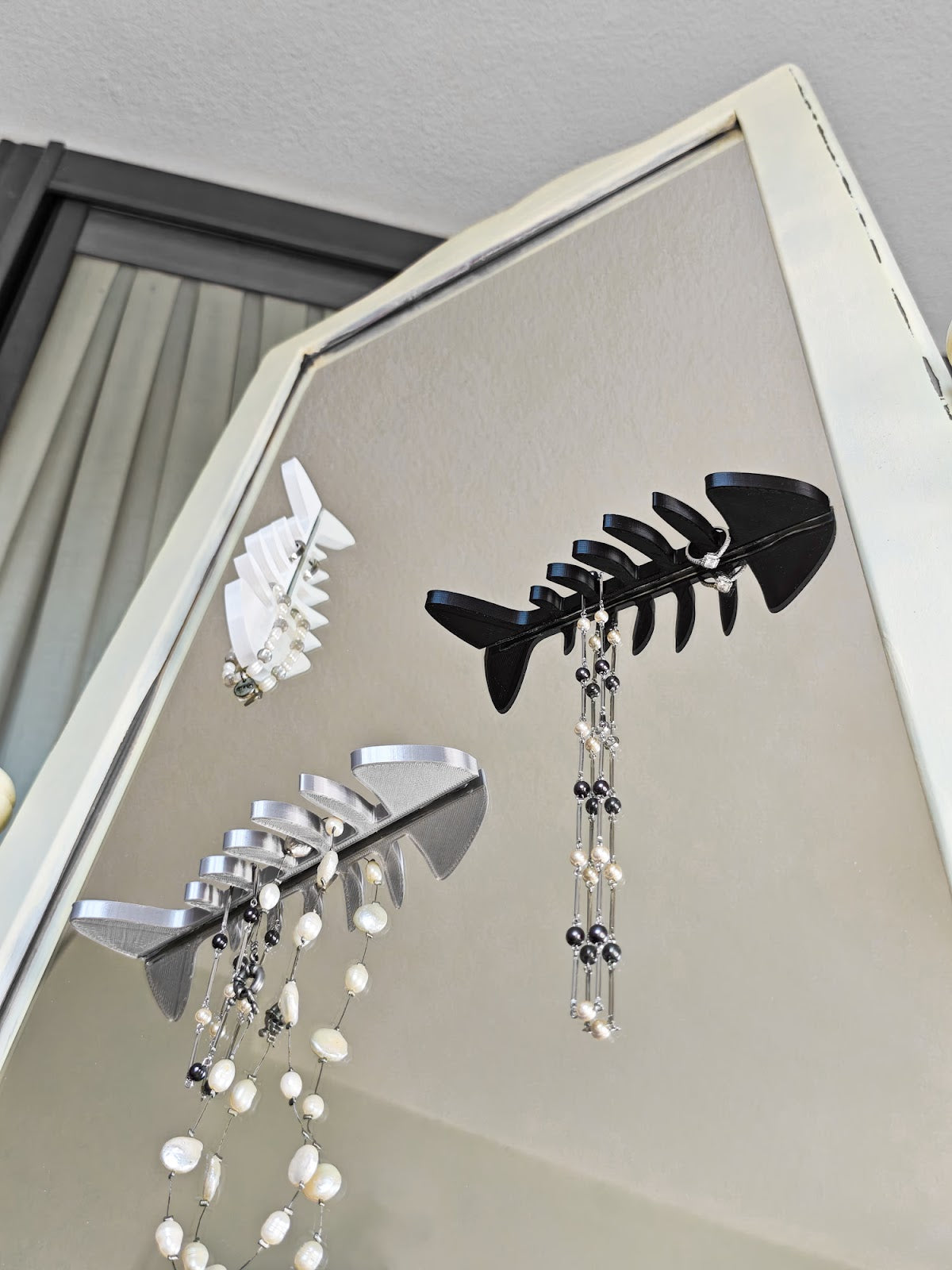 Spine Hooks